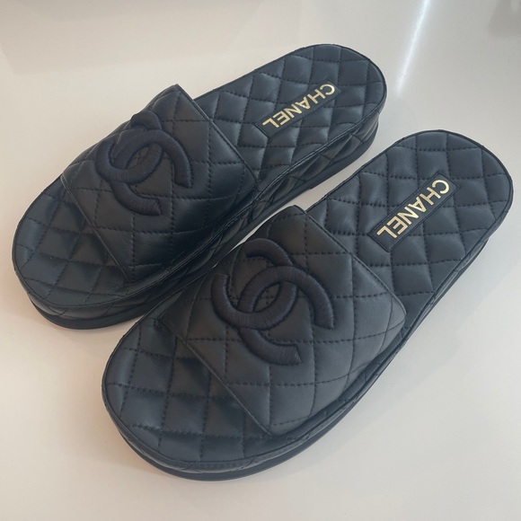 CHANEL Shoes - CHANEL 2021 Spring/Summer Mules Size 39